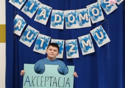 dekoracja Dnia Świadomości Autyzmu.